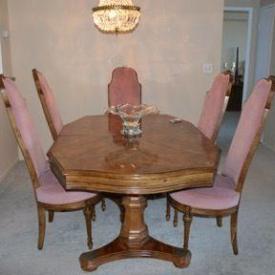 MaxSold Auction: Matching Sofa + Chair, Dining Room Table with 2 extensions, 4 side chairs and 1 arm chair, matching buffet/hutch, matching bar/server (you can see this slightly on the left side of the arm chair), 2 End tables (match dining room furniture), Reclining chair, Glass Top End Table, 2 Lamps - brass/crystal (not in photos), 1 grey/stainless 1960's kitchen table (not in photos), 1 Chest of drawers off white (not in photos), 1 bakers rack - cast aluminum (not in photos) 


**IMPORTANT: ENTIRE CONTENTS LISTED MUST BE REMOVED OTHERWISE, IN ADDITION TO THE PURCHASE PRICE, A DISPOSAL FEE OF $1000 WILL APPLY.