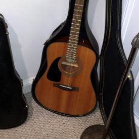 MaxSold Auction: This auction features Fender left handed guitar and case, GE profile appliances (double oven, gas range, microwave), area rug, record player, chandeliers, Trek bicycle, Sovtek amp head, TEAC speakers, trunks, new wardrobe, patio set, Weber grill, Tiffany style lamp, ski equipment, books, typewriter, collectibles, vintage Playboy magazines, electronics, clothing and accessories, and much more.