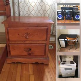 MaxSold Auction: This online auction features furniture, artwork, pottery, kitchen appliances, men's clothing, electronics and much more.