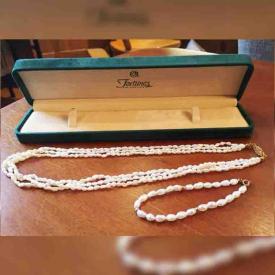 MaxSold Auction: This online auction features Mesh Jewellery, Miniature MOKO Lesney Coronation Coach 1953, 14K Gold, Seed Pearl Necklace, Bracelet, Antique Washstand, Antique Oak Washstand, Antique Oak Dresser and much more!