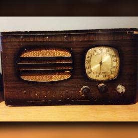 MaxSold Auction: This online auction features Wall Art, Franciscan China, Desert Rose, Lamps, Vintage Carved Barrel Chair, Costume Jewelry, Kadette Short Wave Tube Radio, Signed Framed Paper Art Relief 'Morning Light' by Judith Ingram, Norwalk Sleeper Sofa and much more!