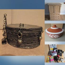 MaxSold Auction: This online auction features serving platters, plastic water bottle, plastic food container, cooking pan, assorted kitchen essentials, baking ware and much more!