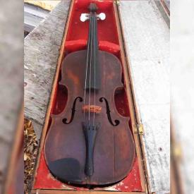 MaxSold Auction: This online auction features Violin, Guitar, Natural Polished Baltic  Amber Piece, Oil Paintings, Asian Large Porcelain Vase, Boss Super Over Drive SD-1 Guitar Pedal and much more!