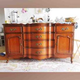 MaxSold Auction: This online auction features funiture, collectible, decors, rugs, glassware, kitchenware and kitchen appliances such as area rug, buffet, curio cabinet, loveseat, china cabinet and much more!