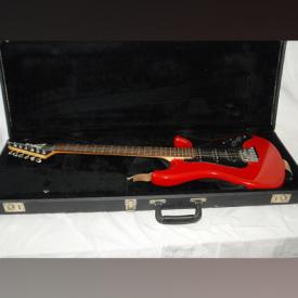 MaxSold Auction: This online auction features jewelries, collectibles, furniture, decor, artworks and musical instrument such as swarovski bracelet and brooch, Ibanez electric guitar, Royal Cauldon dishes, china, asian watercolour and much more!