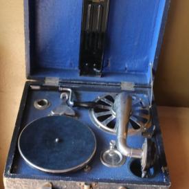 MaxSold Auction: This auction features Vintage Stereo Equipment , including Horn Speakers, TV and Radio Tubes, Heathkit Components, Akai Reel to Reel, Ccronet Hand Crank Turntable, Retro Crosley Clock, along with many other speakers, amplifiers, CD players, Microphones , some Tea Cups, and Much more!