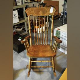 MaxSold Auction: This online auction features collectibles, furniture, kitchen appliances, vintage tools, clothes, artwork, decor and much more!